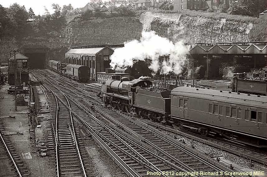 31625 passes Guildford shed